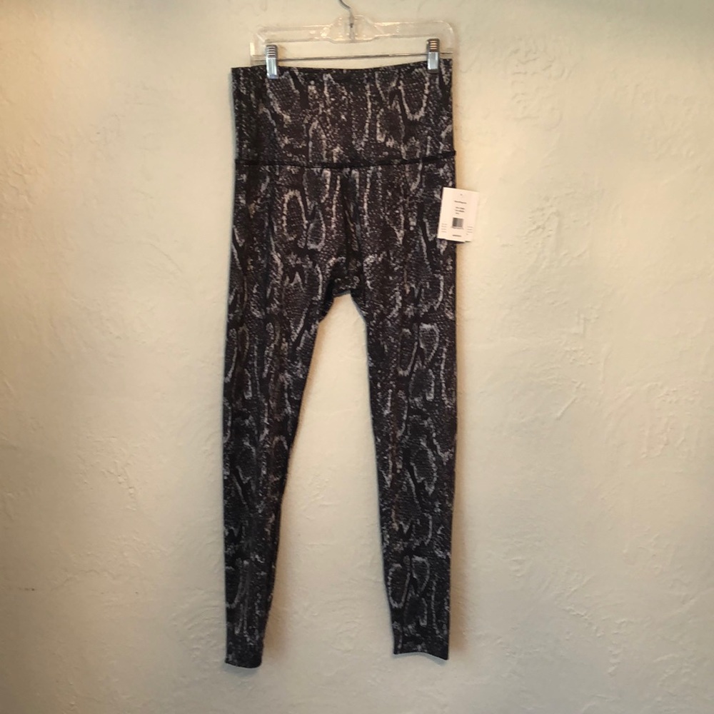 Beyond Yoga lux high-waisted midi legging size L